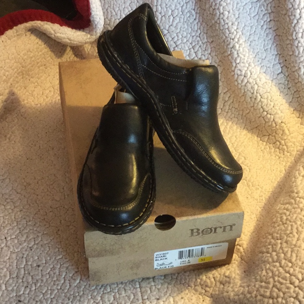 Born Shari Slip-On Loafers Black Sz 8 W31607